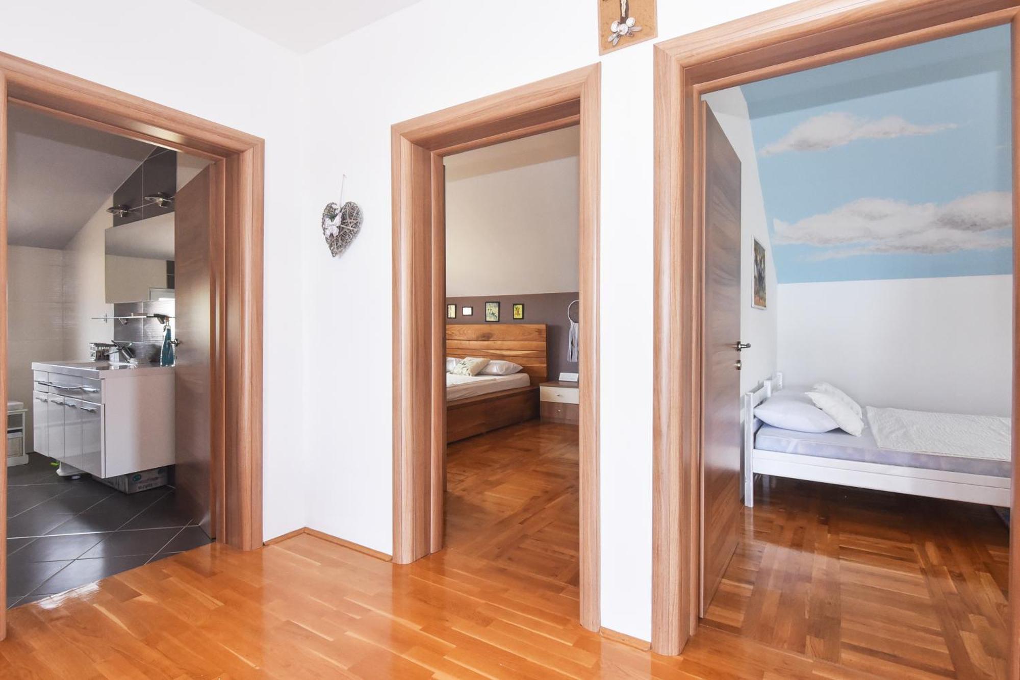 Apartment Larisa Горни-Карин Экстерьер фото